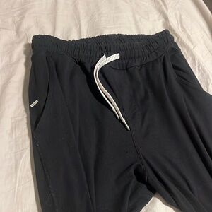 Vuori men’s yoga style sweats